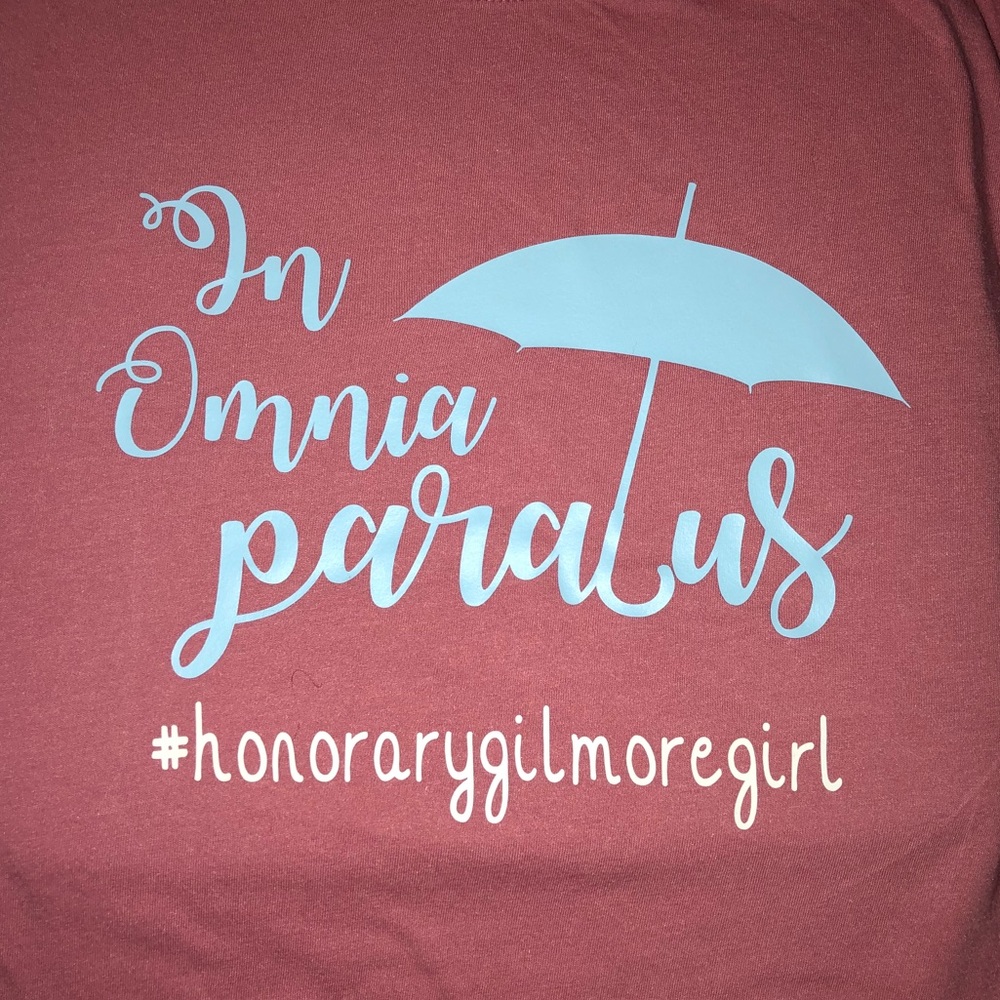 New ”In Omnia Paratus” Gilmore Girls Shirt - Picture 2 of 3